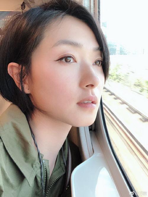 万茜行李爆料视频,揭秘明星出行必备清单  第3张