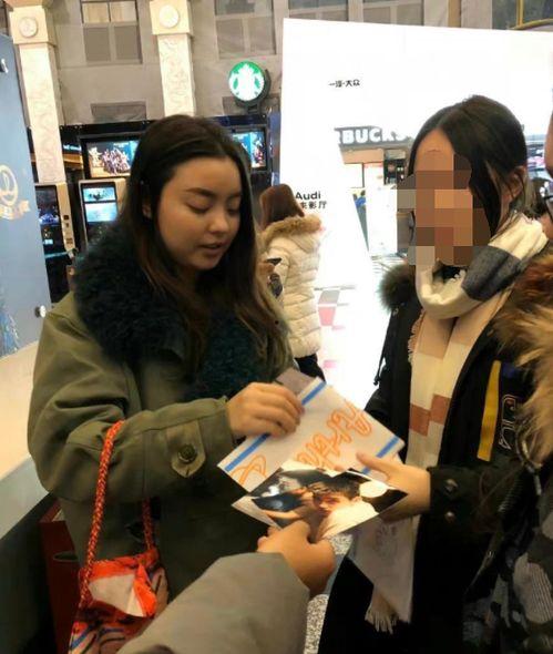 网红结婚吃瓜图片,吃瓜群众围观，甜蜜瞬间引爆网络  第2张